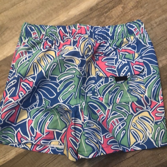 Vineyard Vines Swim Trunks - Picture 3 of 4